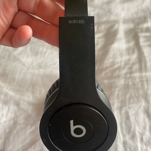 Gently used beats headphones - Picture 3 of 5